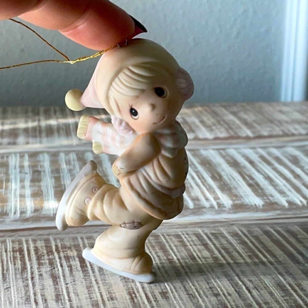 1982 Precious Moments: Dropping In For Christmas - E-2369 - Ornament